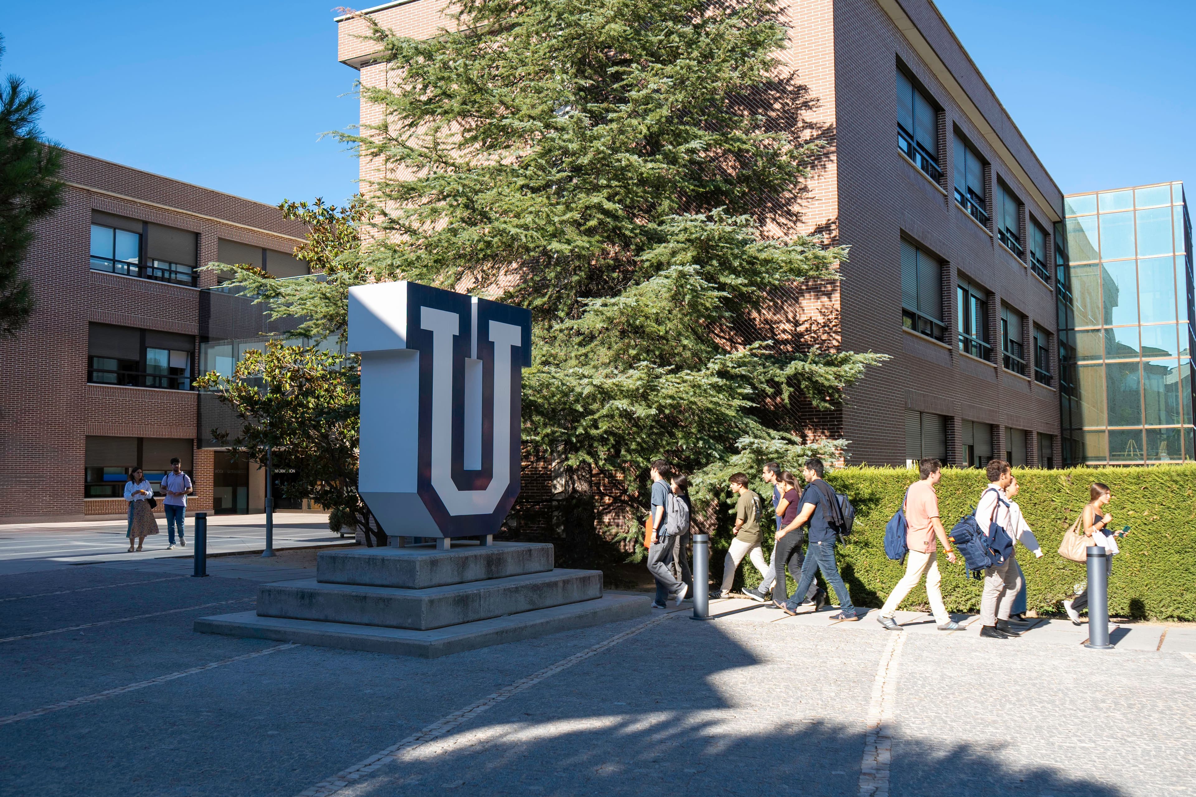 Instituto de Neurociencias y Psicología Social Aplicada (SINAPSICO) 3 Instituto de Neurociencias y Psicología Social Aplicada (SINAPSICO) Estudiar en Universidad Privada Madrid