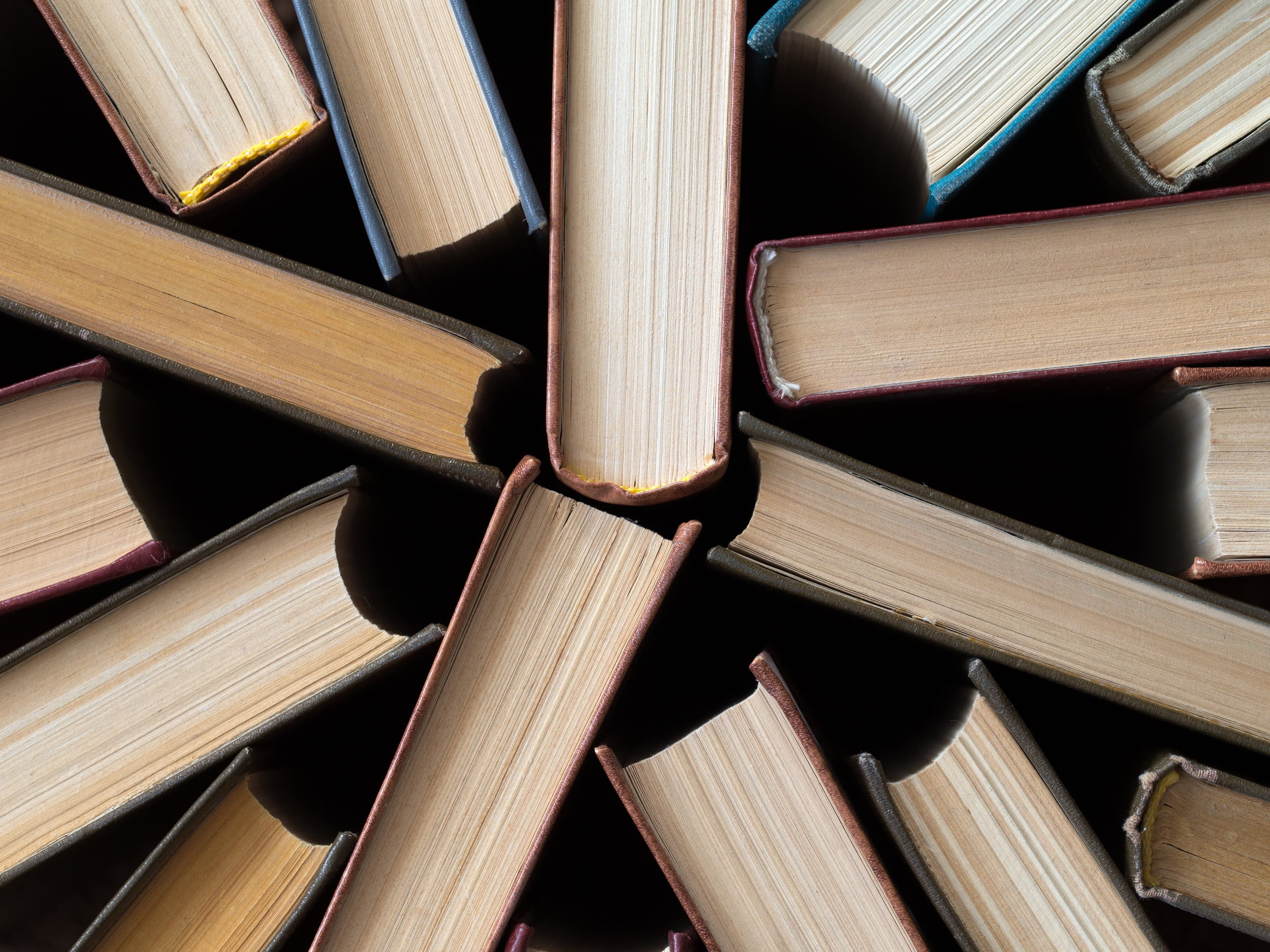 Sala de Prensa | UFV ColecciónyAdquisiciones_Basic1_Imágen horizontal de la biblioteca del campus Sala de Prensa | UFV Estudiar en Universidad Privada Madrid