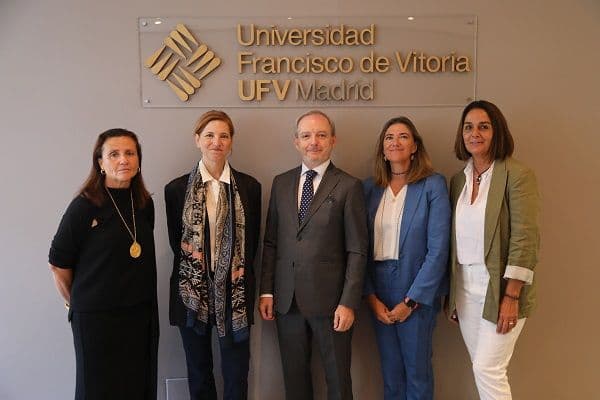 La Universidad Francisco de Vitoria, Le Cordon Bleu Madrid y la Fundación MD Anderson Cancer Center España firman un convenio de colaboración para que los pacientes oncológicos puedan volver a disfrutar de la comida | Noticias de Actualidad UFV | UFV Convenio-UFV-LCB-MD-Anderson-1b La Universidad Francisco de Vitoria, Le Cordon Bleu Madrid y la Fundación MD Anderson Cancer Center España firman un convenio de colaboración para que los pacientes oncológicos puedan volver a disfrutar de la comida | Noticias de Actualidad UFV | UFV Estudiar en Universidad Privada Madrid