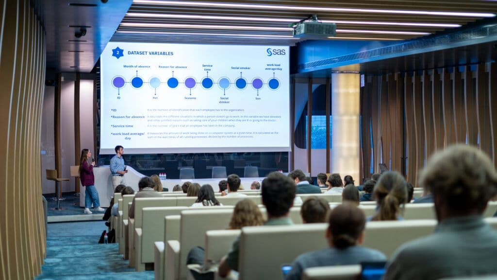 Alumnos de la Universidad Francisco de Vitoria presentan sus proyectos en el ámbito de la tecnología y el análisis de datos en SAS | Noticias de Actualidad UFV | UFV DSC08402-1024x576 Alumnos de la Universidad Francisco de Vitoria presentan sus proyectos en el ámbito de la tecnología y el análisis de datos en SAS | Noticias de Actualidad UFV | UFV Estudiar en Universidad Privada Madrid