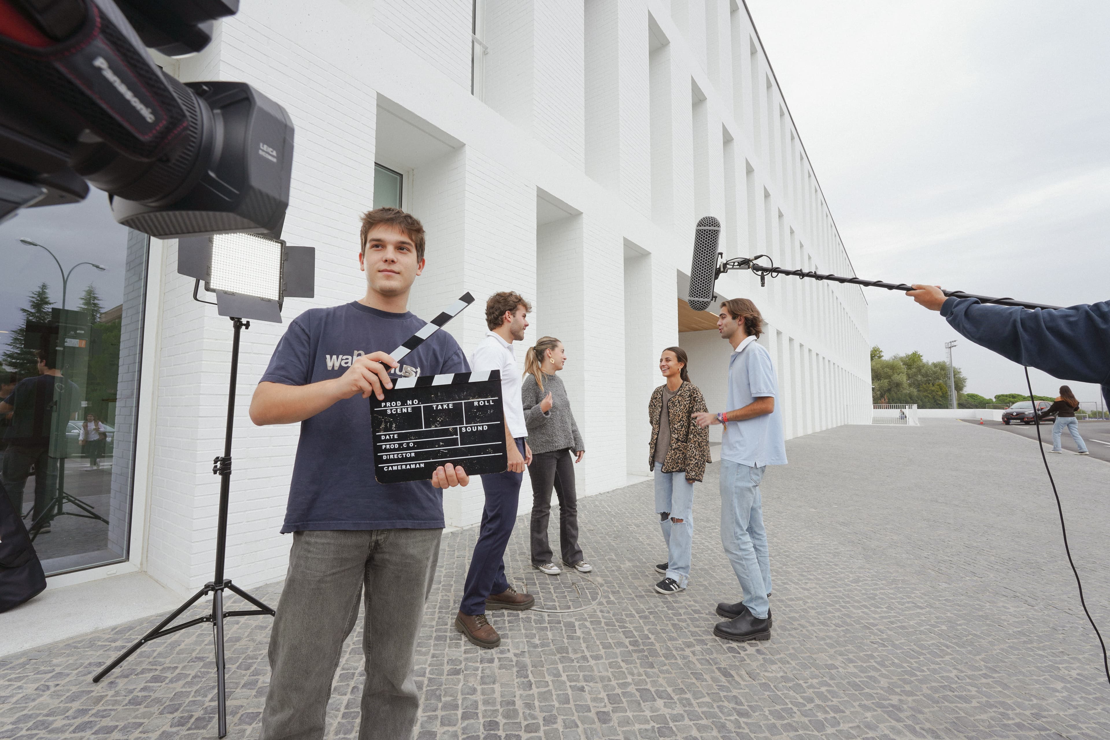 CAV ▷ Carrera Comunicación Audiovisual y Publicidad ▷ Doble grado en Madrid. FOTO33 (1) CAV ▷ Carrera Comunicación Audiovisual y Publicidad ▷ Doble grado en Madrid. Estudiar en Universidad Privada Madrid