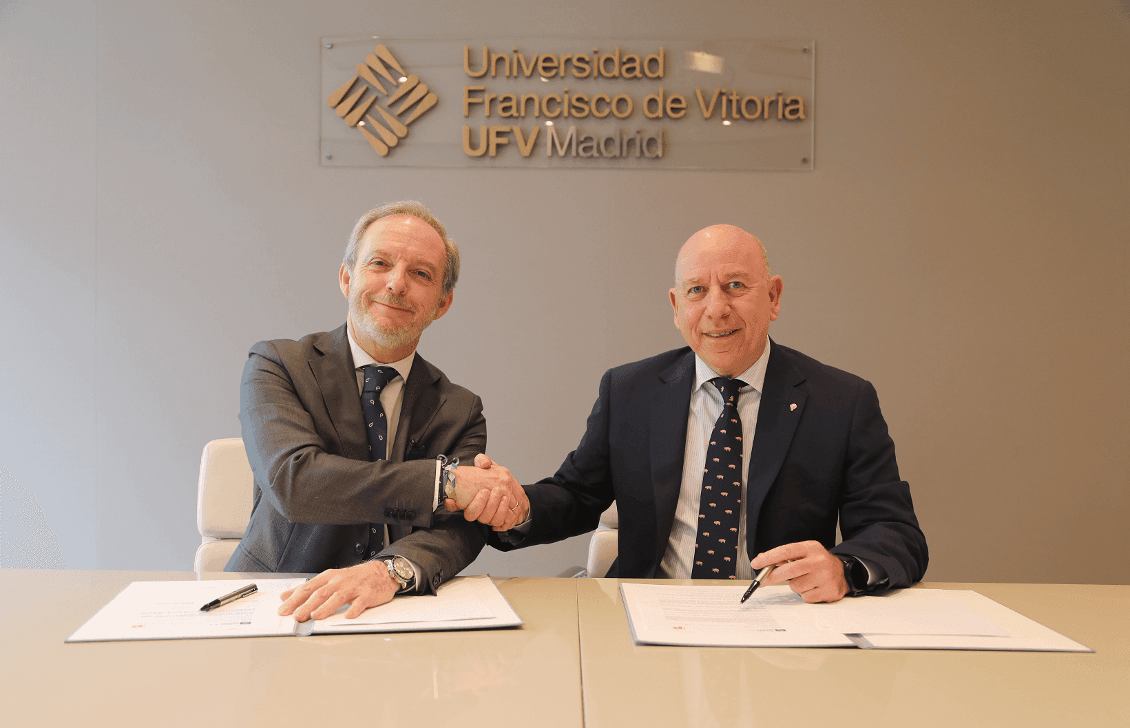La Universidad Francisco de Vitoria e INTERPORC firman un convenio para acercar a los universitarios la realidad del sector porcino e impulsar la investigación y la formación en este sector | Noticias de Actualidad UFV | UFV Firma-UFV-INTERPORC-1 La Universidad Francisco de Vitoria e INTERPORC firman un convenio para acercar a los universitarios la realidad del sector porcino e impulsar la investigación y la formación en este sector | Noticias de Actualidad UFV | UFV Estudiar en Universidad Privada Madrid
