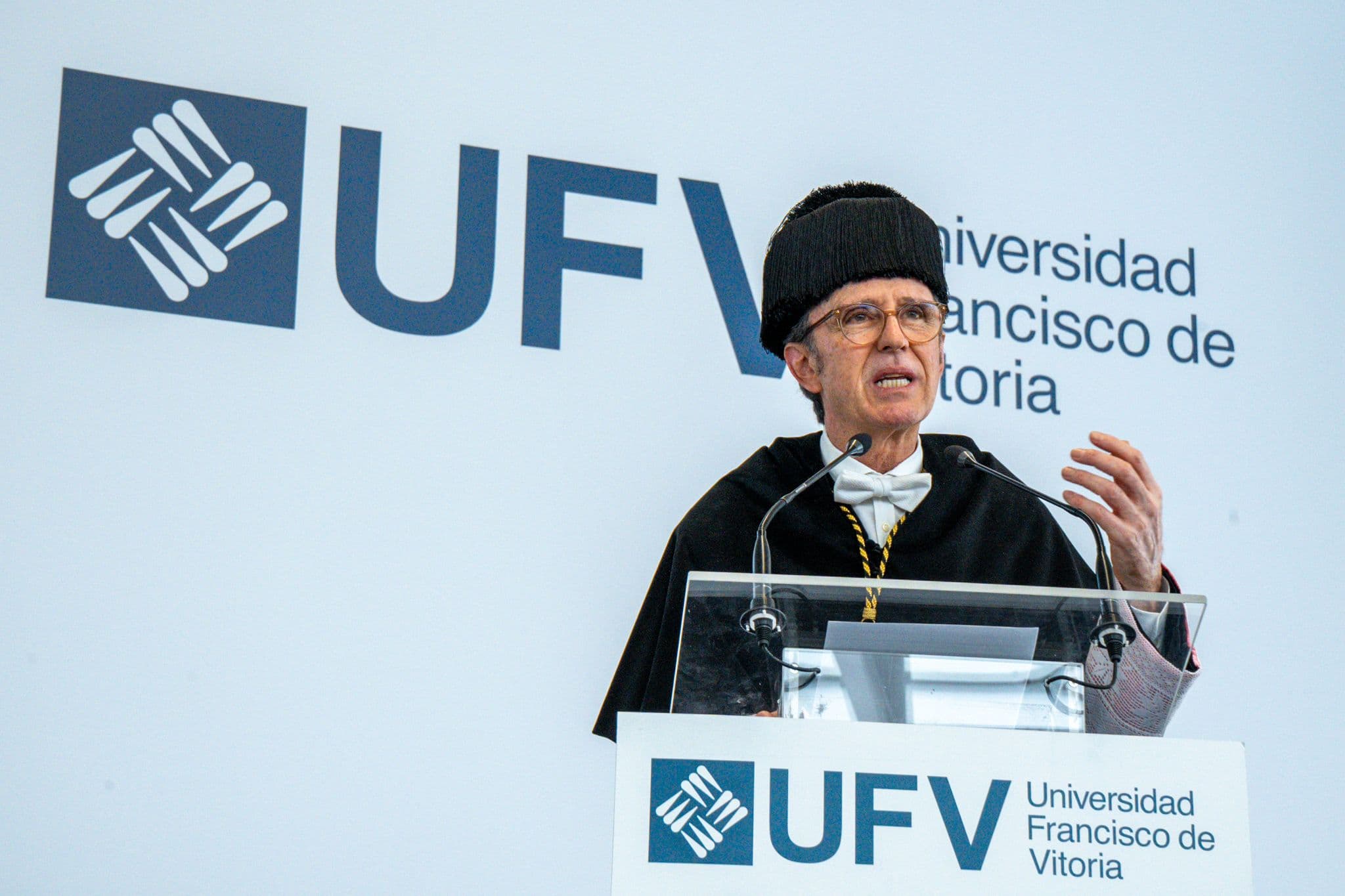 La Universidad Francisco de Vitoria gradúa a más de 5.000 alumnos llamados a liderar con humanidad en la era de la inteligencia artificial GRADUACION 30 DE MAYO (24 de 44) La Universidad Francisco de Vitoria gradúa a más de 5.000 alumnos llamados a liderar con humanidad en la era de la inteligencia artificial Estudiar en Universidad Privada Madrid