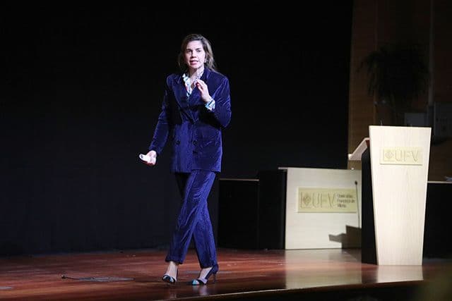 La Universidad Francisco de Vitoria reúne a más de 250 orientadores escolares de toda España en un encuentro con Marian Rojas para reflexionar sobre el acompañamiento emocional de los jóvenes | UFV IMG_0143 La Universidad Francisco de Vitoria reúne a más de 250 orientadores escolares de toda España en un encuentro con Marian Rojas para reflexionar sobre el acompañamiento emocional de los jóvenes | UFV Estudiar en Universidad Privada Madrid