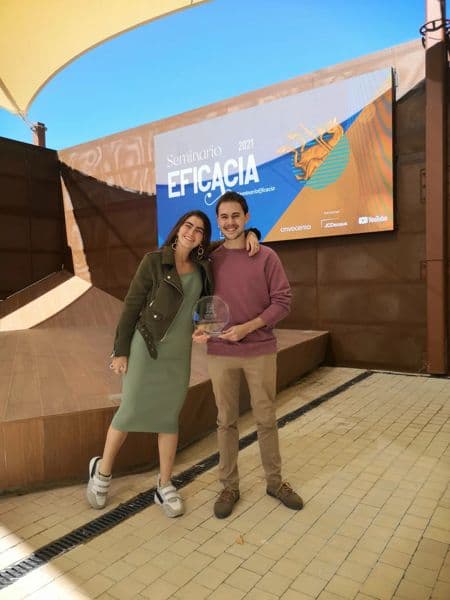 Alumnos del Grado en Publicidad reciben el galardón de la II edición de los Premios Eficacia 2020 | UFV IMG-20210513-WA0006-1 Alumnos del Grado en Publicidad reciben el galardón de la II edición de los Premios Eficacia 2020 | UFV Estudiar en Universidad Privada Madrid