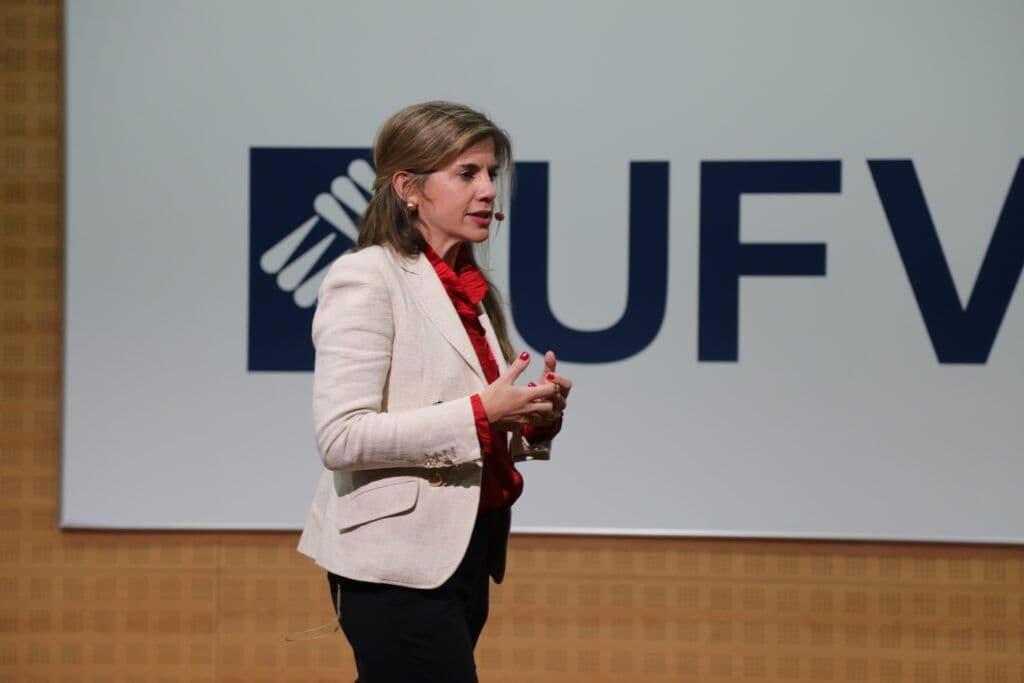 “La salud no solo trata de cuidar el cuerpo, sino también de alimentar el espíritu”: Marían Rojas en el 20º aniversario del Congreso Internacional de Oncología para Estudiantes de la Universidad de Navarra celebrado en la Universidad Francisco de Vitoria IMG_5939-1024x683 “La salud no solo trata de cuidar el cuerpo, sino también de alimentar el espíritu”: Marían Rojas en el 20º aniversario del Congreso Internacional de Oncología para Estudiantes de la Universidad de Navarra celebrado en la Universidad Francisco de Vitoria Estudiar en Universidad Privada Madrid