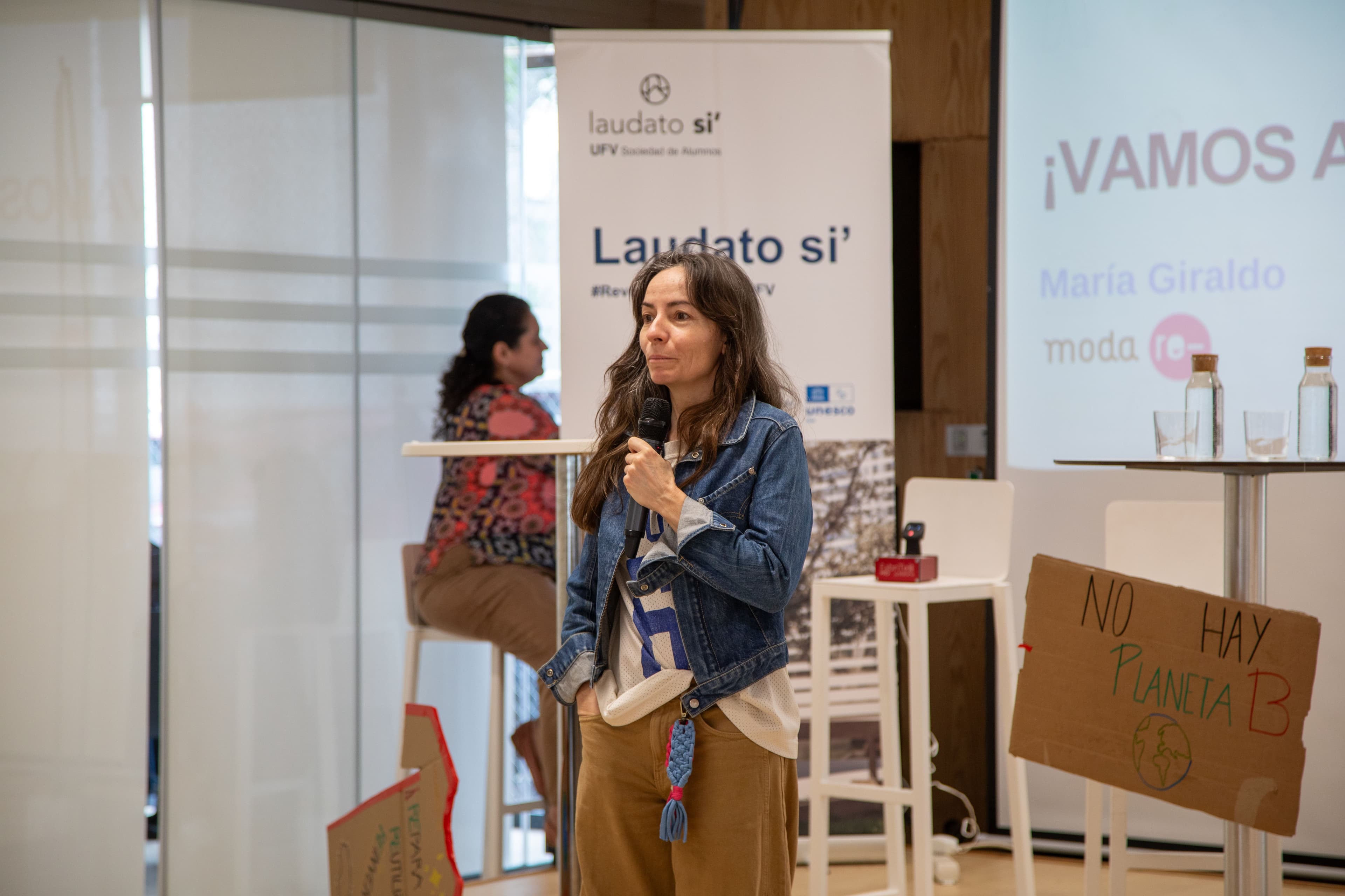 La sociedad de alumnos ‘Laudato sí’ impulsa una reflexión sobre la moda justa circular que ayuda a insertar en sociedad a los colectivos más vulnerables IMG_9548 La sociedad de alumnos ‘Laudato sí’ impulsa una reflexión sobre la moda justa circular que ayuda a insertar en sociedad a los colectivos más vulnerables Estudiar en Universidad Privada Madrid