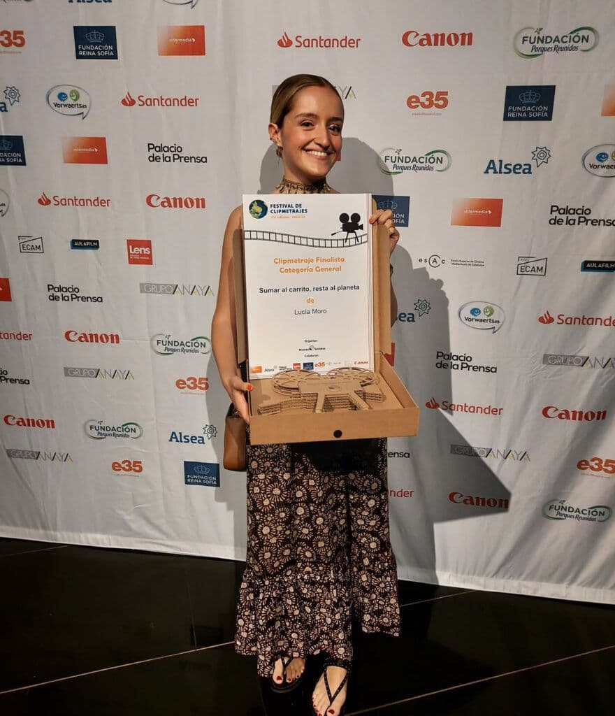 La alumna de la UFV, Lucía Moro, finalista en la XV Edición del Festival Clipmetrajes de Manos Unidas | UFV Lucia-Moro_Manos-Unidasssss-e1719835025251-880x1024 La alumna de la UFV, Lucía Moro, finalista en la XV Edición del Festival Clipmetrajes de Manos Unidas | UFV Estudiar en Universidad Privada Madrid