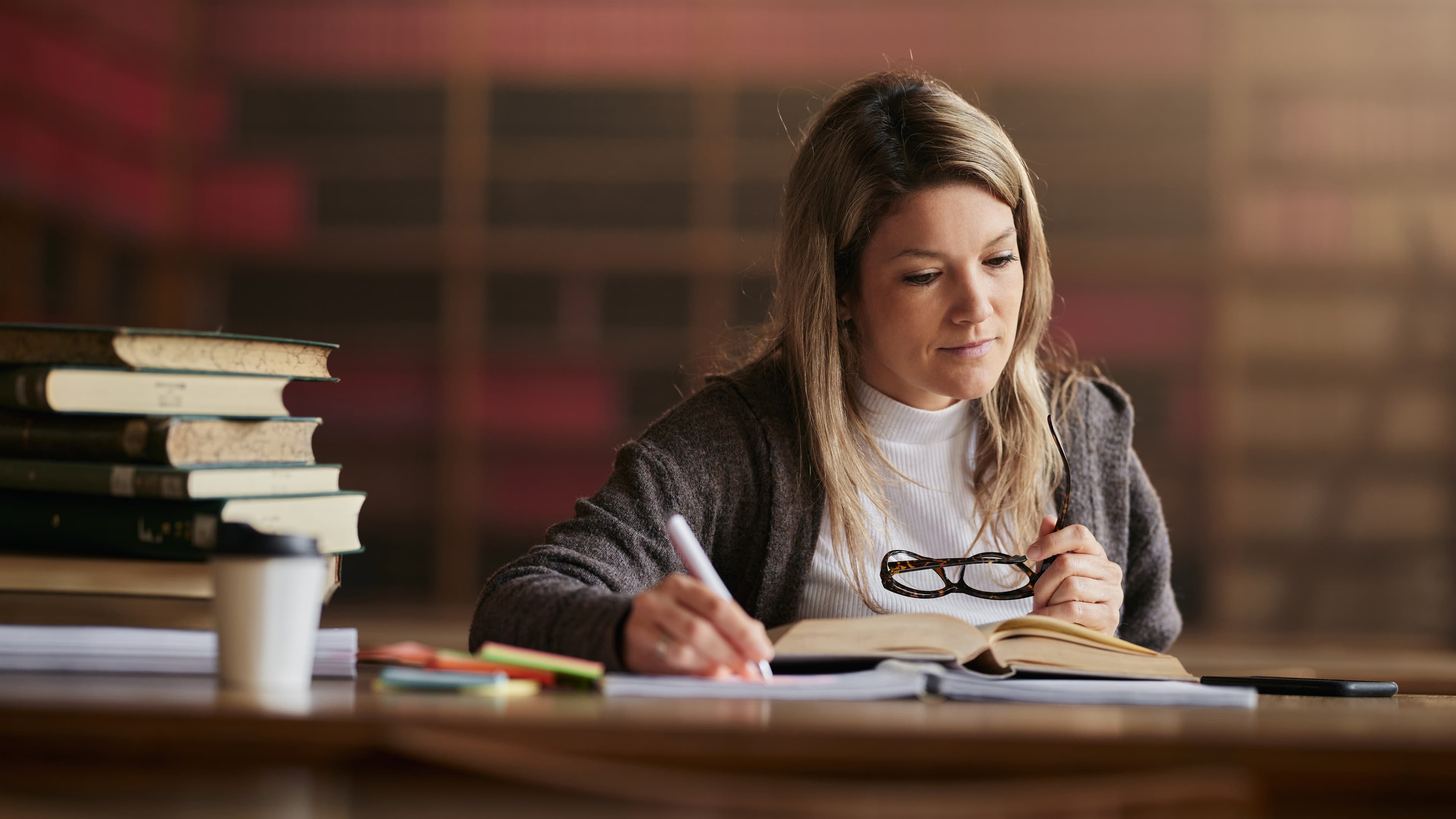 Master's Degree in Teaching Spanish to Foreigners - Postgraduate Programs Francisco de Vitoria University M11_Hero_ImagenDestacada_Humanidades, historia, filosofía y estética Master's Degree in Teaching Spanish to Foreigners - Postgraduate Programs Francisco de Vitoria University Study at the Universidad Privada Madrid