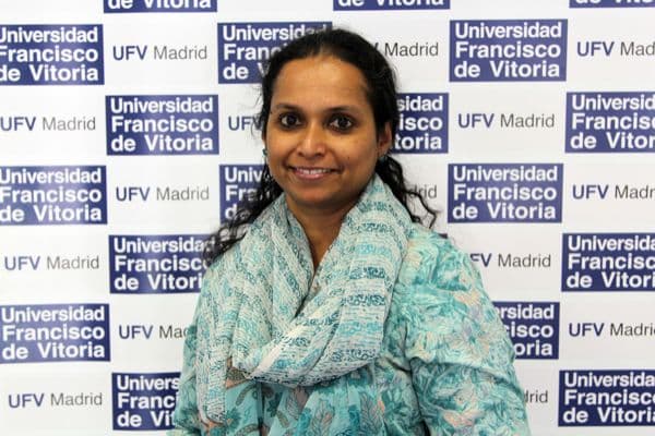 Manjula Balakrishnan, profesora de Inglés de la UFV, cuenta en un reportaje de ‘XL Semanal’ cómo ha golpeado la COVID a la India | UFV Manjula-Balakrishnan Manjula Balakrishnan, profesora de Inglés de la UFV, cuenta en un reportaje de ‘XL Semanal’ cómo ha golpeado la COVID a la India | UFV Estudiar en Universidad Privada Madrid