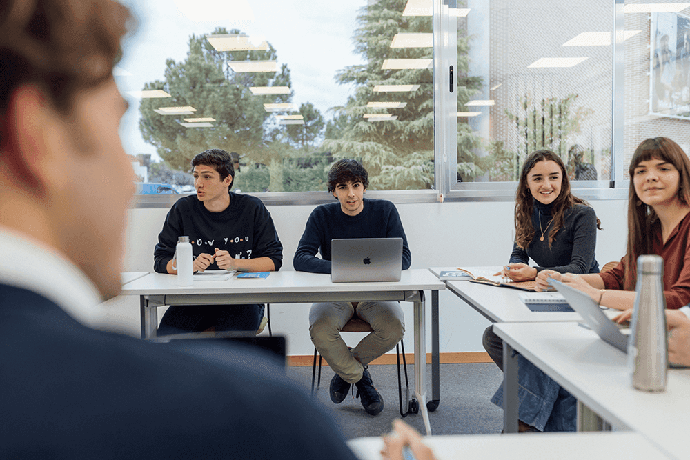 Una puerta al pensamiento oriental: la UFV ofrece un nuevo curso sobre religiones orientales | UFV UFV-10baja Una puerta al pensamiento oriental: la UFV ofrece un nuevo curso sobre religiones orientales | UFV Estudiar en Universidad Privada Madrid