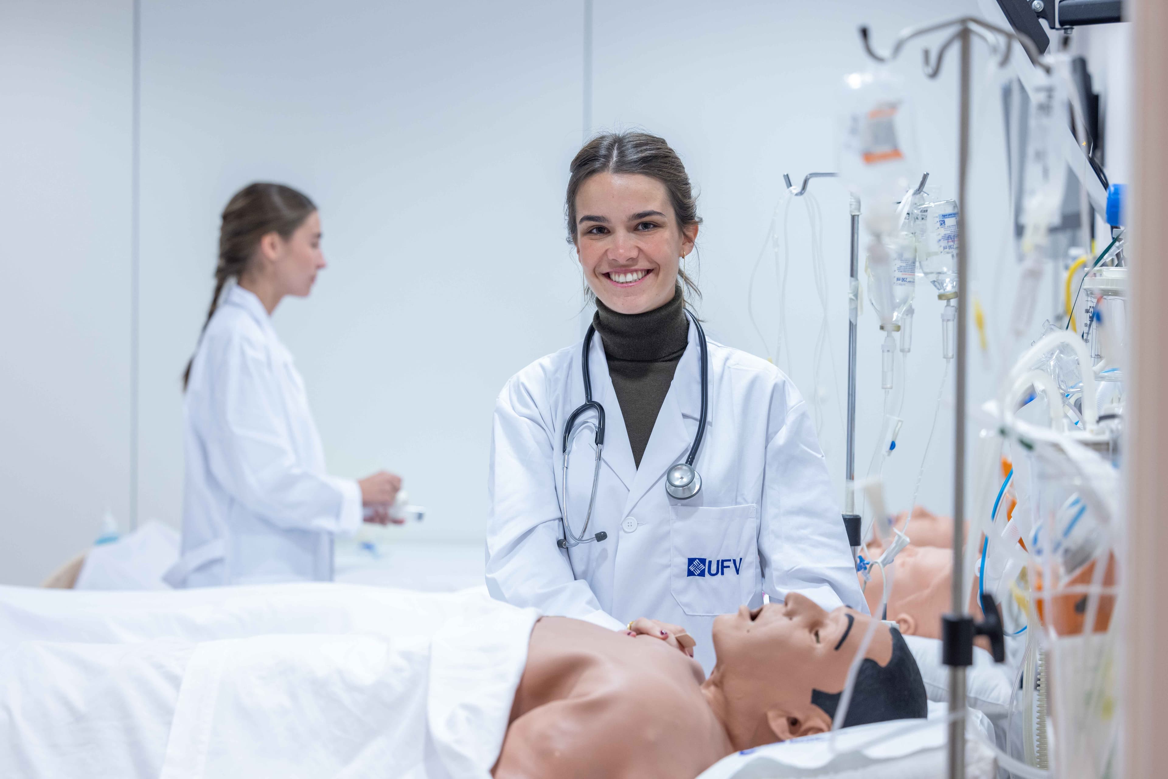Inspirar vocaciones médicas con impacto real: la Universidad Francisco de Vitoria lidera la empleabilidad nacional en el MIR UFV1-1891 Inspirar vocaciones médicas con impacto real: la Universidad Francisco de Vitoria lidera la empleabilidad nacional en el MIR Estudiar en Universidad Privada Madrid