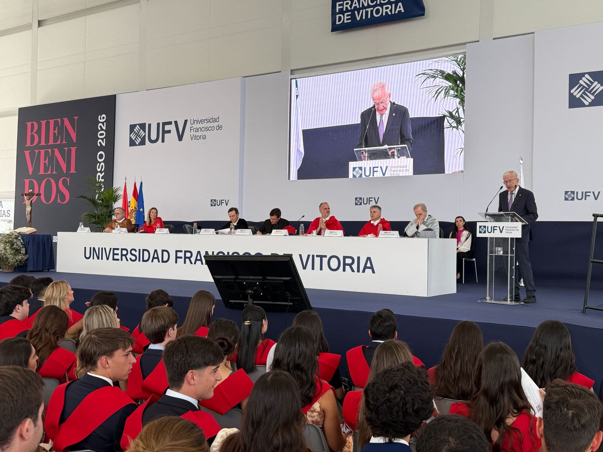 La Universidad Francisco de Vitoria gradúa a más de 5.000 alumnos llamados a liderar con humanidad en la era de la inteligencia artificial WhatsApp Image 2026-06-05 at 11.34.11 La Universidad Francisco de Vitoria gradúa a más de 5.000 alumnos llamados a liderar con humanidad en la era de la inteligencia artificial Estudiar en Universidad Privada Madrid