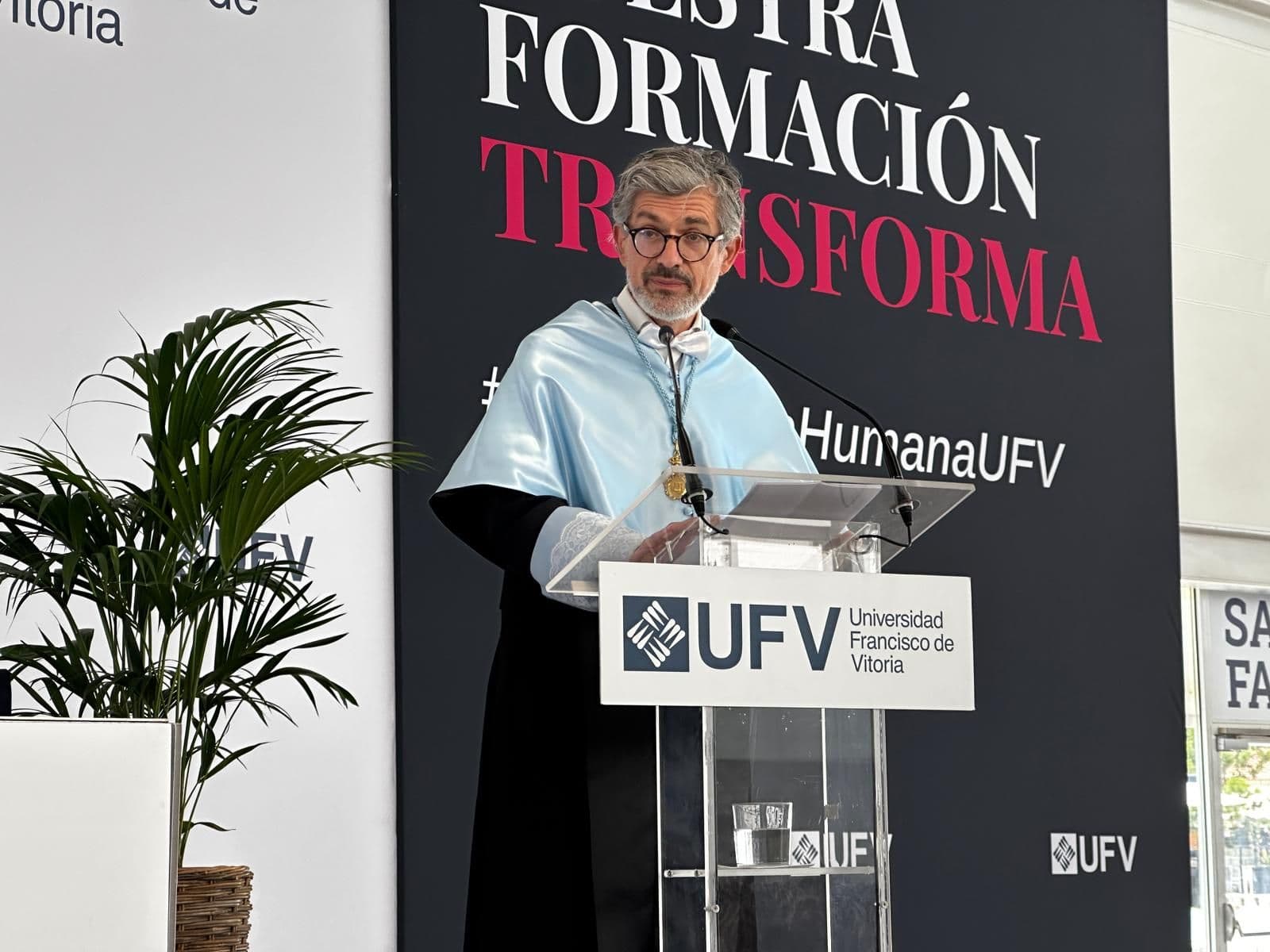 La Universidad Francisco de Vitoria gradúa a más de 5.000 alumnos llamados a liderar con humanidad en la era de la inteligencia artificial WhatsApp Image 2026-06-05 at 11.44.56 La Universidad Francisco de Vitoria gradúa a más de 5.000 alumnos llamados a liderar con humanidad en la era de la inteligencia artificial Estudiar en Universidad Privada Madrid
