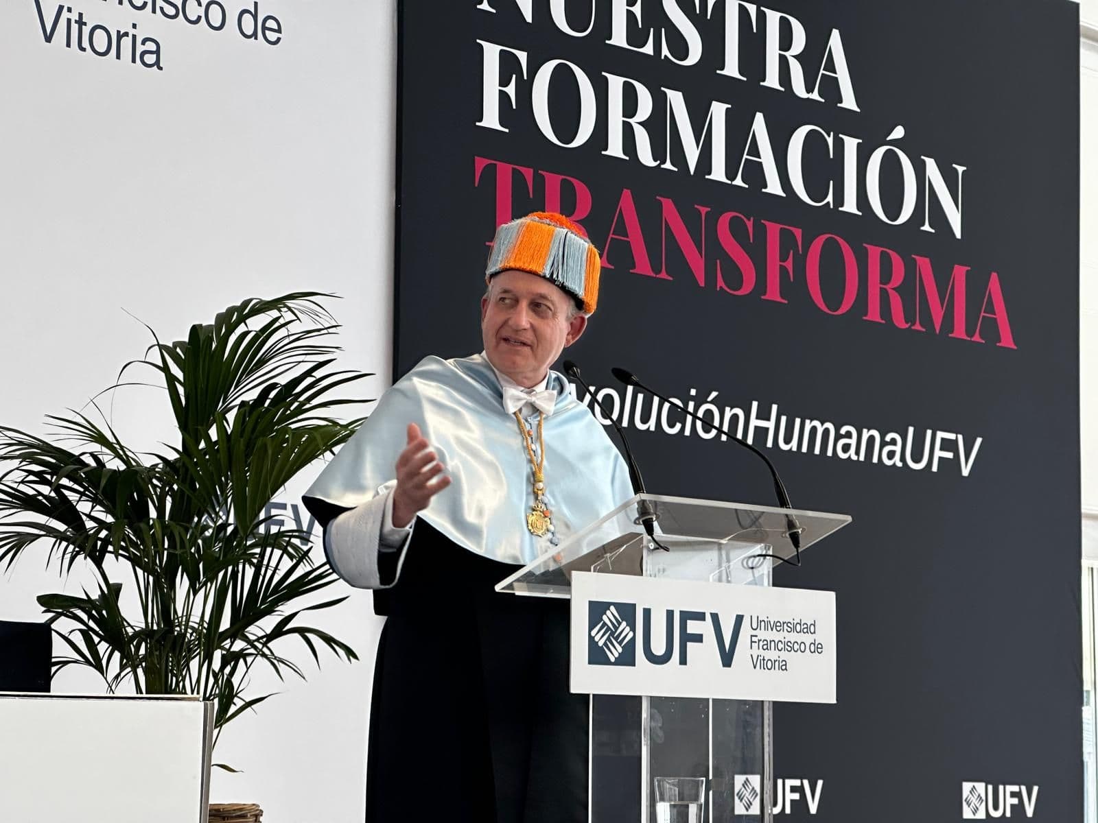 La Universidad Francisco de Vitoria gradúa a más de 5.000 alumnos llamados a liderar con humanidad en la era de la inteligencia artificial WhatsApp Image 2026-06-05 at 12.27.22 La Universidad Francisco de Vitoria gradúa a más de 5.000 alumnos llamados a liderar con humanidad en la era de la inteligencia artificial Estudiar en Universidad Privada Madrid