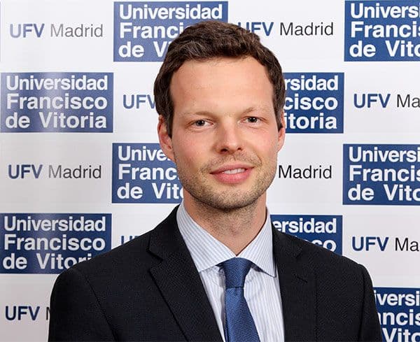 Adriaan Kühn, profesor de la UFV, escribe en Corresponsales de Paz sobre el legado que deja Angela Merkel | UFV adriaan-kuhn-ufv-1 Adriaan Kühn, profesor de la UFV, escribe en Corresponsales de Paz sobre el legado que deja Angela Merkel | UFV Estudiar en Universidad Privada Madrid