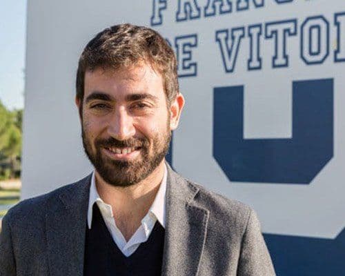 Corresponsales de Paz realiza un contenido especial con motivo del décimo aniversario del fin de ETA | UFV alejandro-1 Corresponsales de Paz realiza un contenido especial con motivo del décimo aniversario del fin de ETA | UFV Estudiar en Universidad Privada Madrid