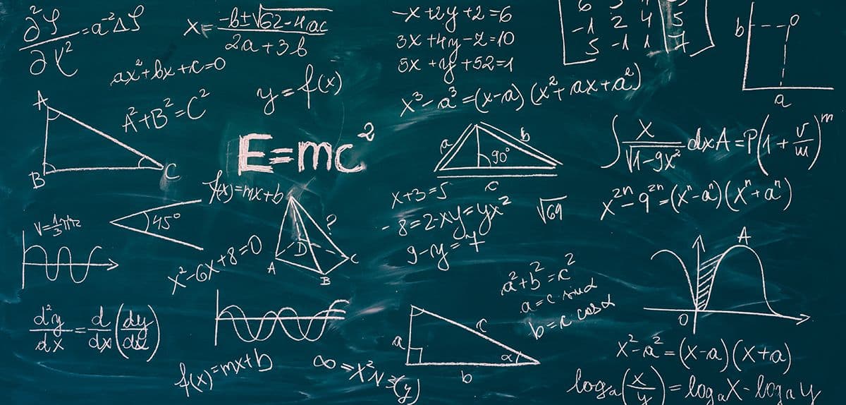 Facultad de Medicina blackboard-with-math-lesson-written-on-it-2025-03-25-05-07-58-utc Facultad de Medicina Estudiar en Universidad Privada Madrid