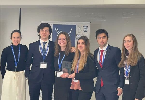 El Instituto de Estudios Bursátiles, ganador del XV Torneo de Debate Nacional UFV | Noticias de Actualidad UFV | UFV debate-22 El Instituto de Estudios Bursátiles, ganador del XV Torneo de Debate Nacional UFV | Noticias de Actualidad UFV | UFV Estudiar en Universidad Privada Madrid