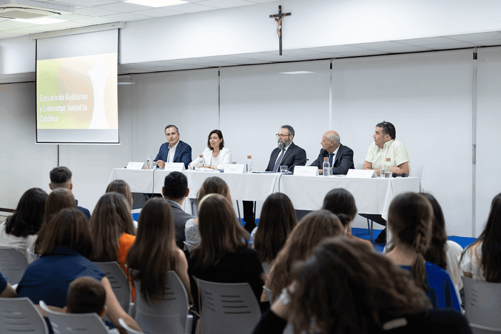 La UFV acoge la clausura del programa “Ven y Verás: Laboratorio de Experiencias Sociales” de la Escuela de Gobierno y Liderazgo Isabel la Católica | UFV deee-1024x683 La UFV acoge la clausura del programa “Ven y Verás: Laboratorio de Experiencias Sociales” de la Escuela de Gobierno y Liderazgo Isabel la Católica | UFV Estudiar en Universidad Privada Madrid