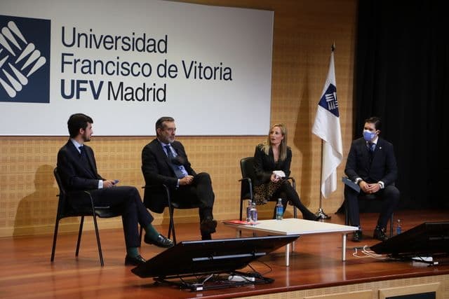 Enrique López, consejero de Justicia e Interior de la Comunidad de Madrid, visita la UFV en el marco de las conferencias de la Sociedad de Estudios Políticos | UFV enrique-lopez-ufv-1-1 Enrique López, consejero de Justicia e Interior de la Comunidad de Madrid, visita la UFV en el marco de las conferencias de la Sociedad de Estudios Políticos | UFV Estudiar en Universidad Privada Madrid