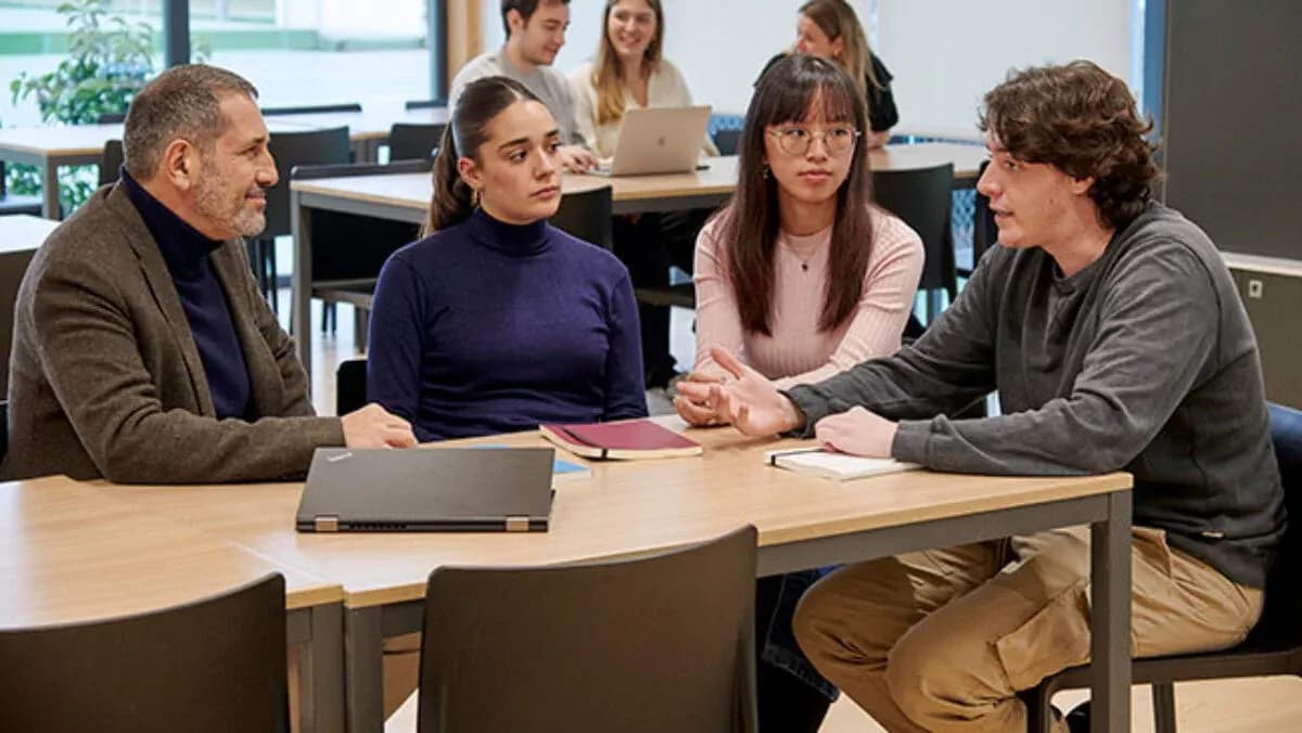 Secretara de Alumnos UFV | UFV imagen-web-filosofia-politica-economia-ingles-1200x676 (1) Secretara de Alumnos UFV | UFV Estudiar en Universidad Privada Madrid