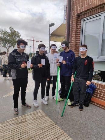 Alumnos de CAFYD, Educación Infantil, Primaria y Social participan en una jornada de sensibilización de la discapacidad visual | Noticias de Actualidad UFV | UFV jornada-sensibilizacion-1 Alumnos de CAFYD, Educación Infantil, Primaria y Social participan en una jornada de sensibilización de la discapacidad visual | Noticias de Actualidad UFV | UFV Estudiar en Universidad Privada Madrid