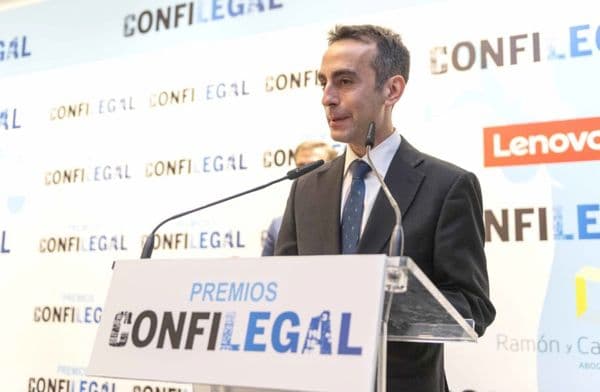 Conferencia-coloquio del magistrado Manuel Ruiz de Lara con los alumnos de la UFV | UFV lara-1 Conferencia-coloquio del magistrado Manuel Ruiz de Lara con los alumnos de la UFV | UFV Estudiar en Universidad Privada Madrid