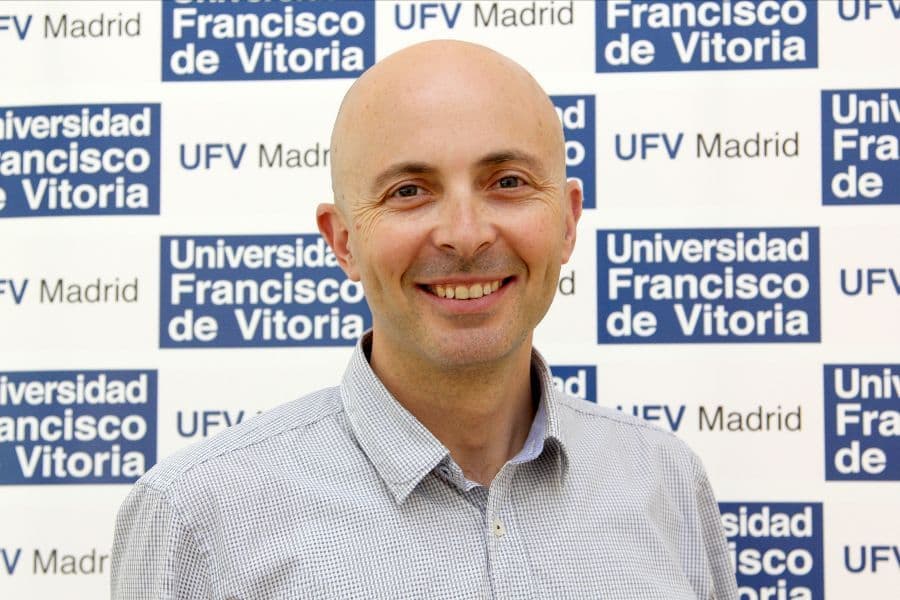 Martín Carpio bate el récord mundial en distancia en circuito cerrado volando con paramotor | UFV martin-carpio Martín Carpio bate el récord mundial en distancia en circuito cerrado volando con paramotor | UFV Estudiar en Universidad Privada Madrid