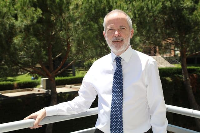 Robert Maxwell, director del nuevo Grado en Gestión de la Ciberseguridad: “Ya tenemos empresas pidiendo tener a nuestros alumnos en prácticas desde el primer año” | UFV robert-maxwell-ufv-1 Robert Maxwell, director del nuevo Grado en Gestión de la Ciberseguridad: “Ya tenemos empresas pidiendo tener a nuestros alumnos en prácticas desde el primer año” | UFV Estudiar en Universidad Privada Madrid