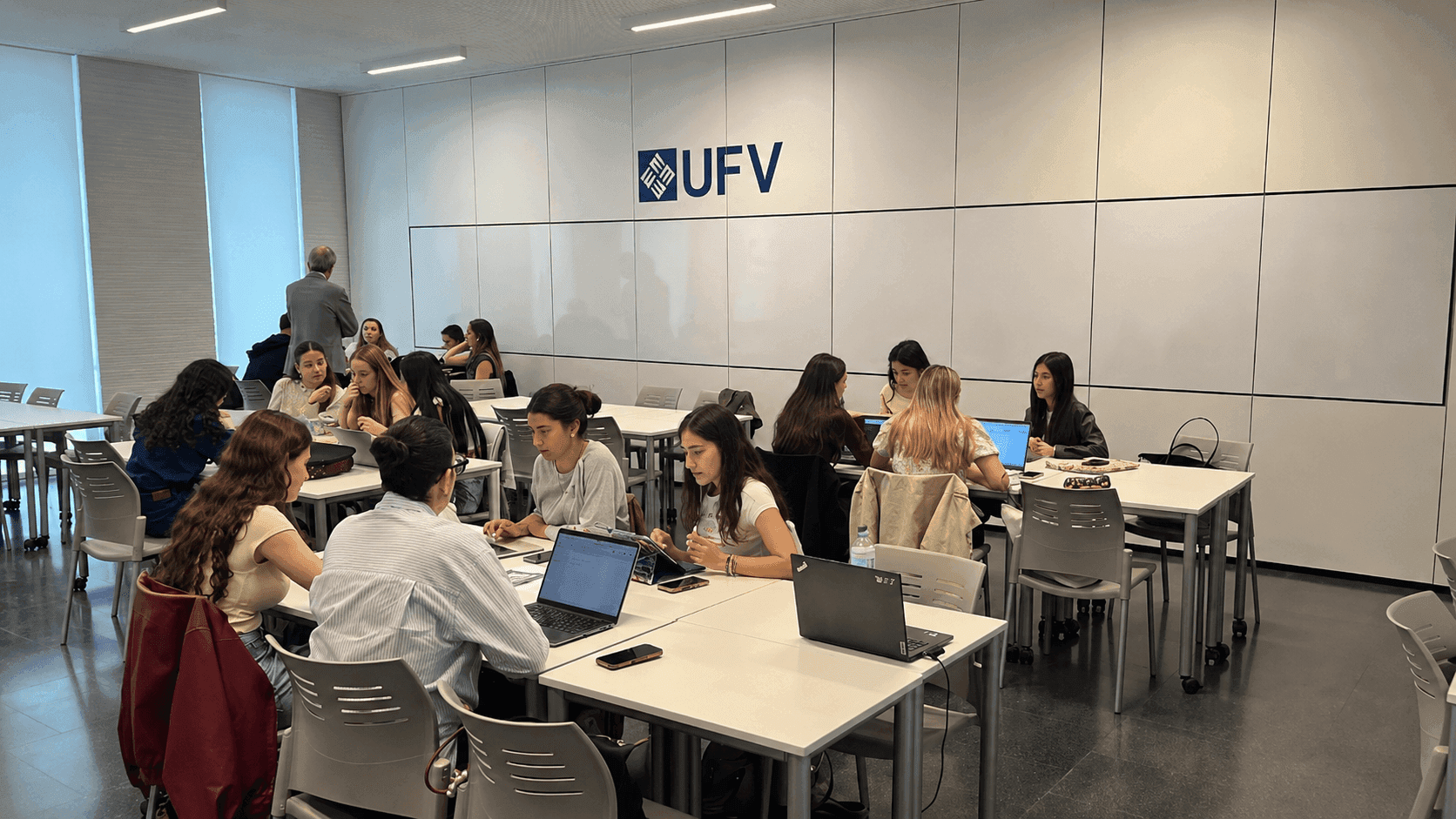 La Escuela Politécnica Superior de la UFV firma un convenio con Fundación ThePinkForce para construir robots destinados a niños con cáncer sin logo sas La Escuela Politécnica Superior de la UFV firma un convenio con Fundación ThePinkForce para construir robots destinados a niños con cáncer Estudiar en Universidad Privada Madrid