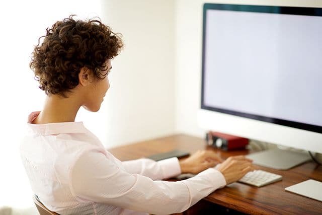 Robert Maxwell, director del nuevo Grado en Gestión de la Ciberseguridad: “Ya tenemos empresas pidiendo tener a nuestros alumnos en prácticas desde el primer año” | UFV young-business-woman-sitting-by-computer-in-office-2026-03-09-08-43-01-utc Robert Maxwell, director del nuevo Grado en Gestión de la Ciberseguridad: “Ya tenemos empresas pidiendo tener a nuestros alumnos en prácticas desde el primer año” | UFV Estudiar en Universidad Privada Madrid