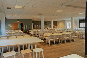 En tus cafeterías the home UFV cafeteria colegio mayor mesas 2 En tus cafeterías Estudiar en Universidad Privada Madrid