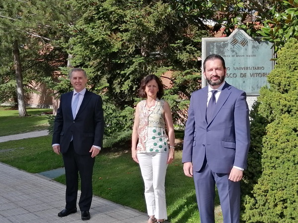 El Banco Sabadell y la Escuela de Postgrado y Formación Permanente de la Universidad Francisco de Vitoria inician el primer curso de asesoramiento financiero destinado a Instituciones Religiosas y entidades del Tercer Sector Foto grupo El Banco Sabadell y la Escuela de Postgrado y Formación Permanente de la Universidad Francisco de Vitoria inician el primer curso de asesoramiento financiero destinado a Instituciones Religiosas y entidades del Tercer Sector Estudiar en Universidad Privada Madrid