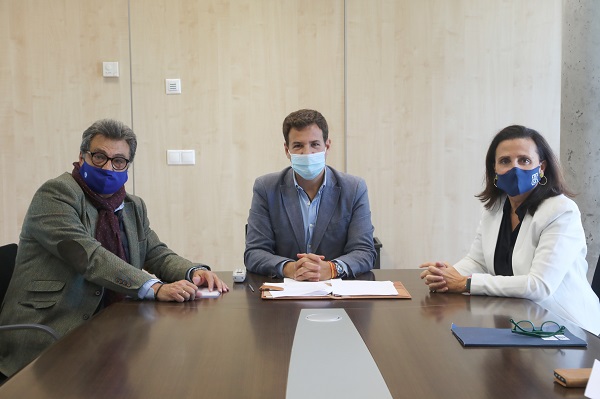 La Universidad Francisco de Vitoria y Las Rozas CF firman un convenio para realizar una investigación sobre la genética de sus deportistas Firma Las Rozas UFV 3 La Universidad Francisco de Vitoria y Las Rozas CF firman un convenio para realizar una investigación sobre la genética de sus deportistas Estudiar en Universidad Privada Madrid