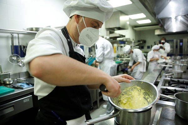 EI asturiano Pablo García Llorente gana el IX Premio Promesas de la alta cocina de Le Cordon Bleu Madrid PabloGarcia 1 EI asturiano Pablo García Llorente gana el IX Premio Promesas de la alta cocina de Le Cordon Bleu Madrid Estudiar en Universidad Privada Madrid