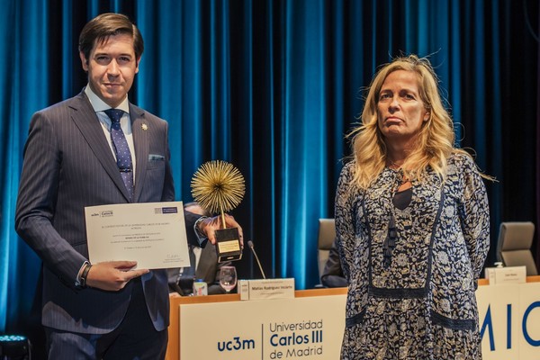 El profesor Álvaro de la Torre, galardonado con uno de los Premios de Excelencia 2021 de la Universidad Carlos III de Madrid por su trayectoria como exalumno %name El profesor Álvaro de la Torre, galardonado con uno de los Premios de Excelencia 2021 de la Universidad Carlos III de Madrid por su trayectoria como exalumno Estudiar en Universidad Privada Madrid