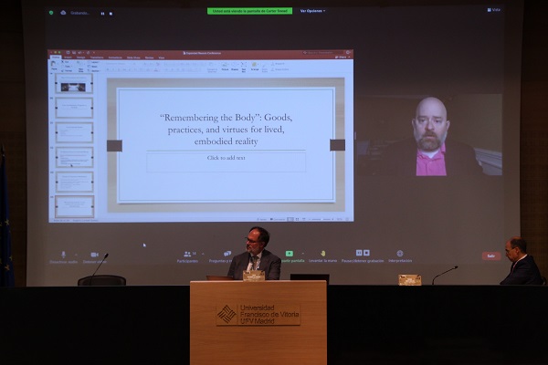 Concluye el Congreso Razón Abierta sobre Transhumanismo con Elena Postigo, directora del Congreso: “Seguiremos pensando qué significa ser humanos y trabajando sobre transhumanismo y posthumanismo. De momento no somos ciborgs sino sapiens” Mesa Carter Snead Concluye el Congreso Razón Abierta sobre Transhumanismo con Elena Postigo, directora del Congreso: “Seguiremos pensando qué significa ser humanos y trabajando sobre transhumanismo y posthumanismo. De momento no somos ciborgs sino sapiens” Estudiar en Universidad Privada Madrid