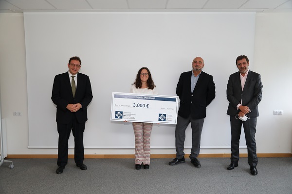 La Escuela de Postgrado y Formación Permanente entrega el premio TFG Social a Clara Valentín Gamazo, alumna de la UFV premio tfg social La Escuela de Postgrado y Formación Permanente entrega el premio TFG Social a Clara Valentín Gamazo, alumna de la UFV Estudiar en Universidad Privada Madrid