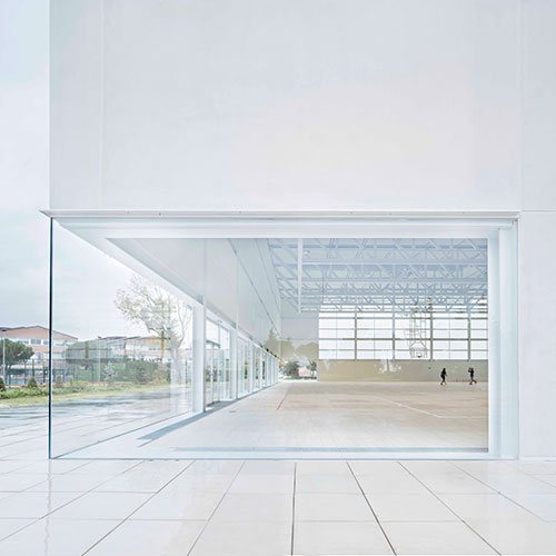 centro deportivo fachada Arquitectura Estudiar en Universidad Privada Madrid