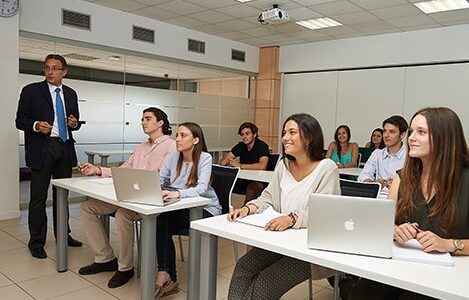 instalaciones 14 469x300 FACULTAD DE DERECHO, EMPRESA Y GOBIERNO Estudiar en Universidad Privada Madrid