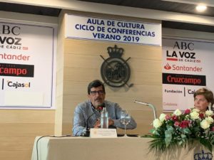 040919 300x225 El profesor Ángel Barahona participa en el Ciclo de Conferencias del Club de Golf Vista Hermosa Estudiar en Universidad Privada Madrid