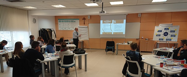El IDDI y su Catedra de investigacion Irene Vazquez Empresa Centrada en la Persona presentaron el programa Agente del Cambio El IDDI y su Cátedra de Investigación Irene Vázquez Empresa Centrada en la Persona, celebra el desayuno de trabajo con empresas: “La gestión de Polaridades en procesos de transformación.” Estudiar en Universidad Privada Madrid