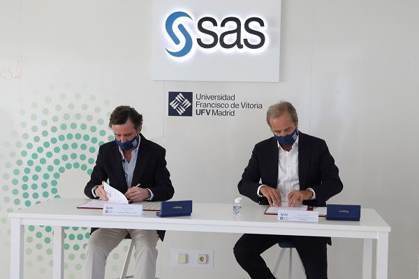 IMG 3617a SAS y la Universidad Francisco de Vitoria (Madrid) firman un acuerdo para potenciar la formación en Analytics de los futuros profesionales Estudiar en Universidad Privada Madrid