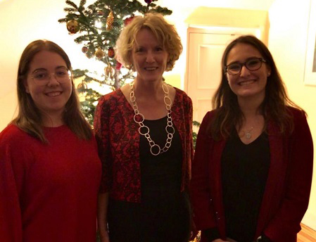 taylor Dos alumnas asistieron al homenaje celebrado en la embajada irlandesa en Madrid a Margarita Taylor Estudiar en Universidad Privada Madrid