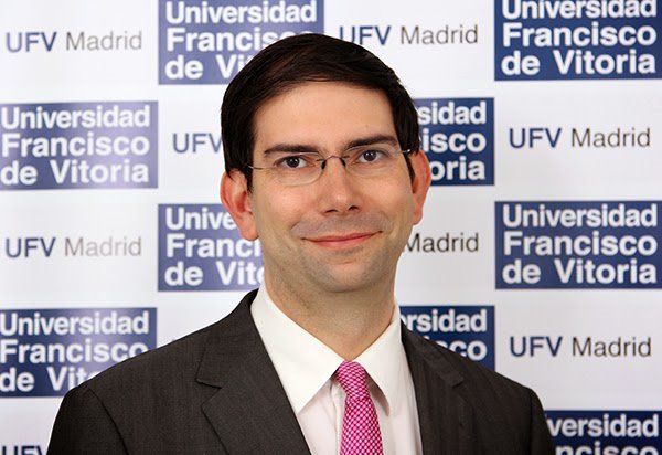 thumbnail Isidro Catela nos explica cuál debería ser el uso moderado, sano, adecuado de Internet, las pantallas y las redes sociales Estudiar en Universidad Privada Madrid