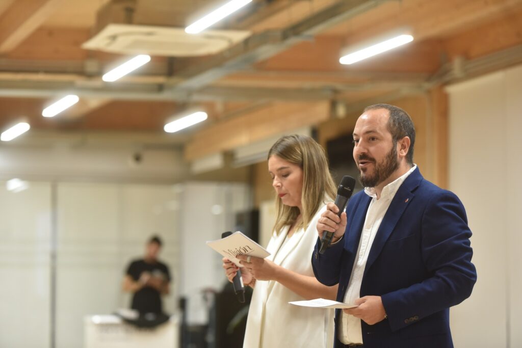 Javier Lozano y Marta Penalver presentadores 1024x683 Premios Revista Misión 2023: “Nuestro objetivo es recordar que nuestra fe católica es única e imperecedera” | Noticias de Actualidad UFV Estudiar en Universidad Privada Madrid