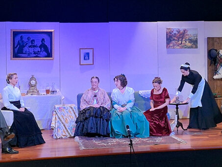 la casa bernarda alba 453x341 Grupo de teatro Vince Estudiar en Universidad Privada Madrid