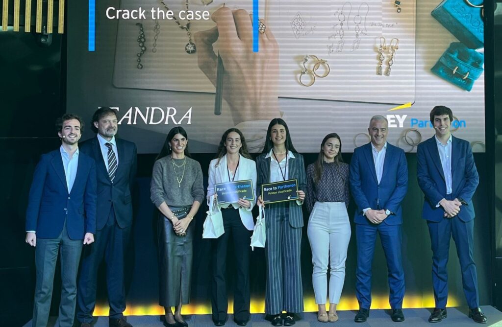 Dos alumnas UFV ganan el reto EY Parthenon, demostrando excelencia en consultoría estratégica %name Dos alumnas UFV ganan el reto EY Parthenon, demostrando excelencia en consultoría estratégica Estudiar en Universidad Privada Madrid