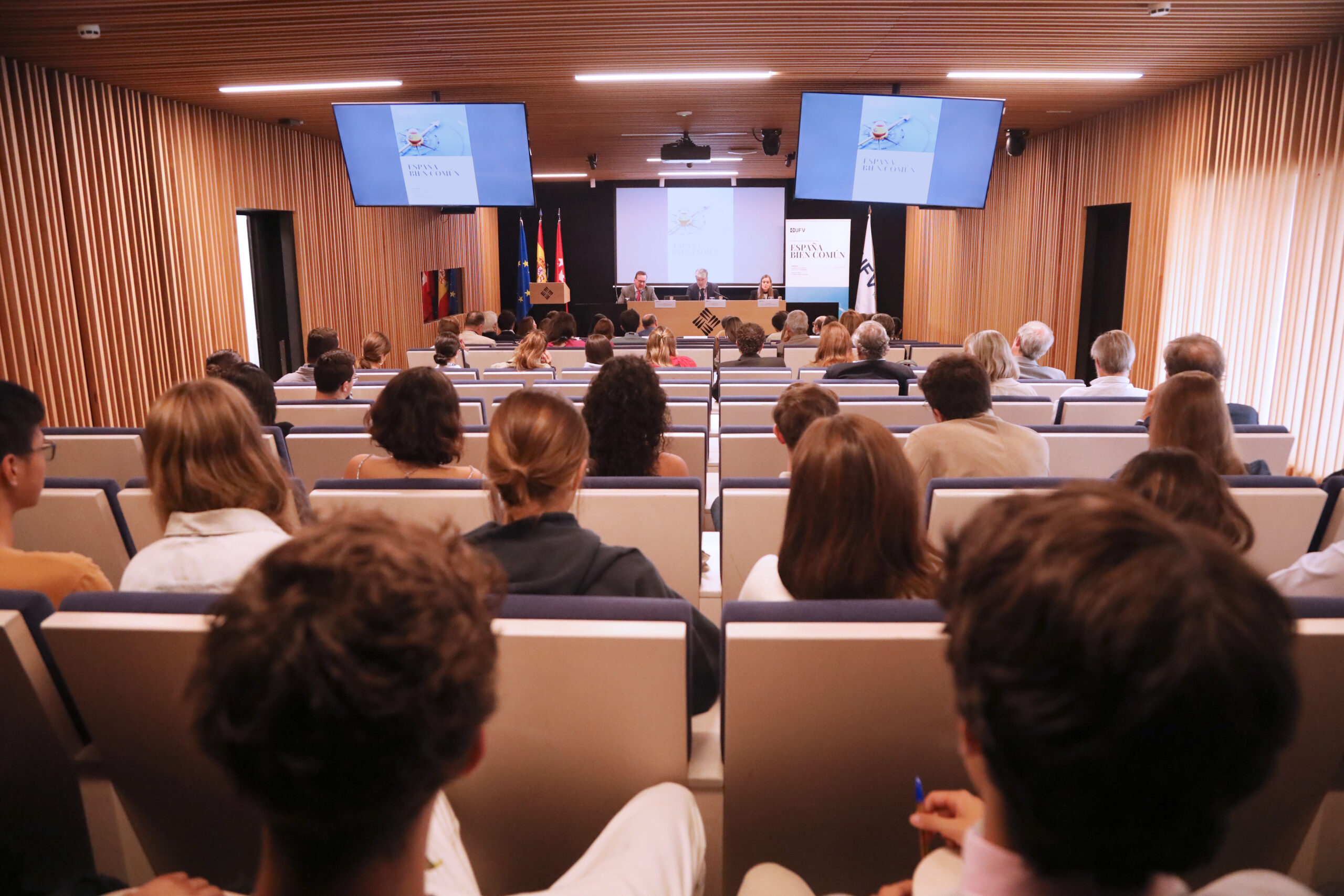 %name Grados FCom Estudiar en Universidad Privada Madrid